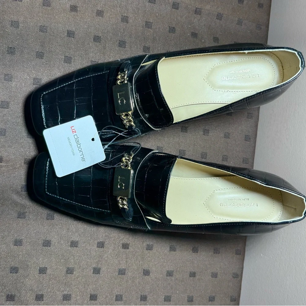 Liz Claiborne Black Croc-Embossed Loafers with Gold Chain Accent - Picture 3 of 5